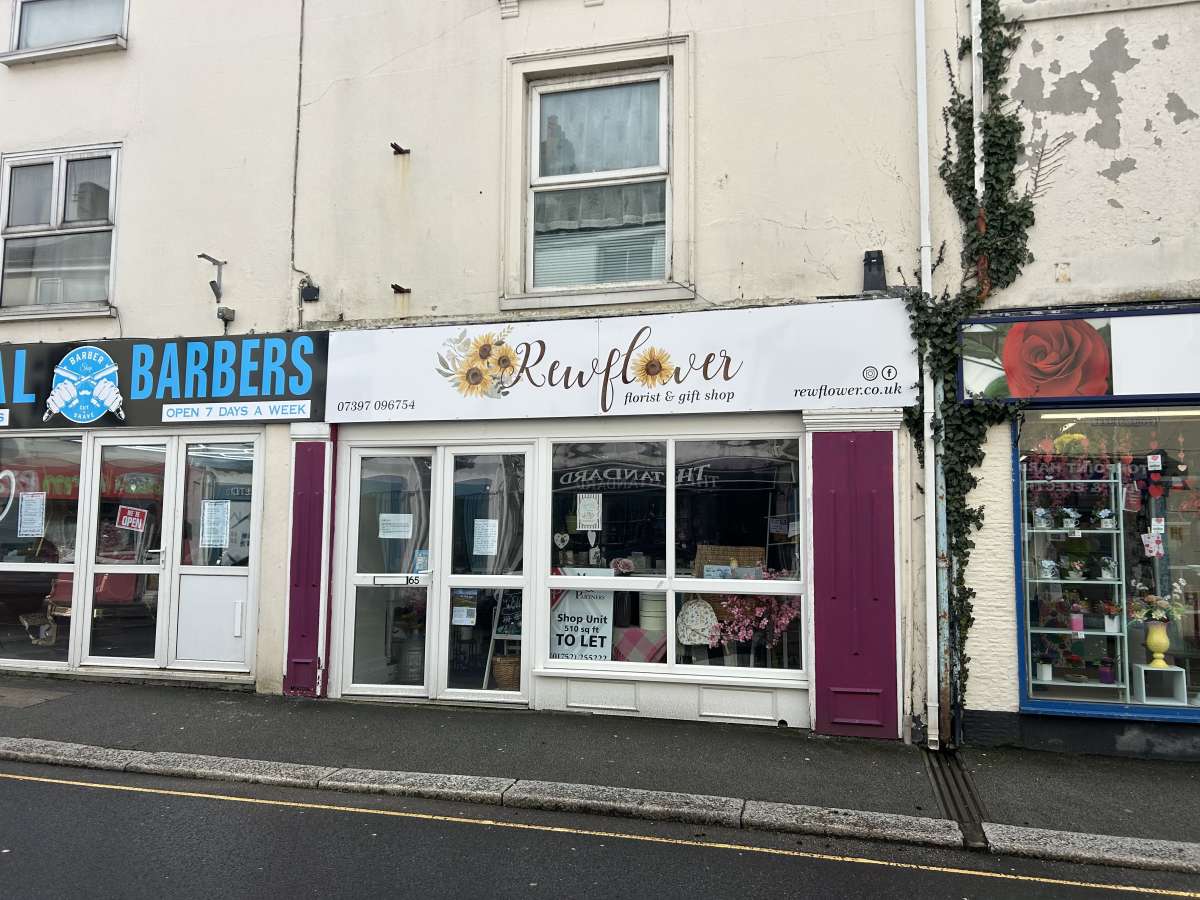 Retail in Torpoint