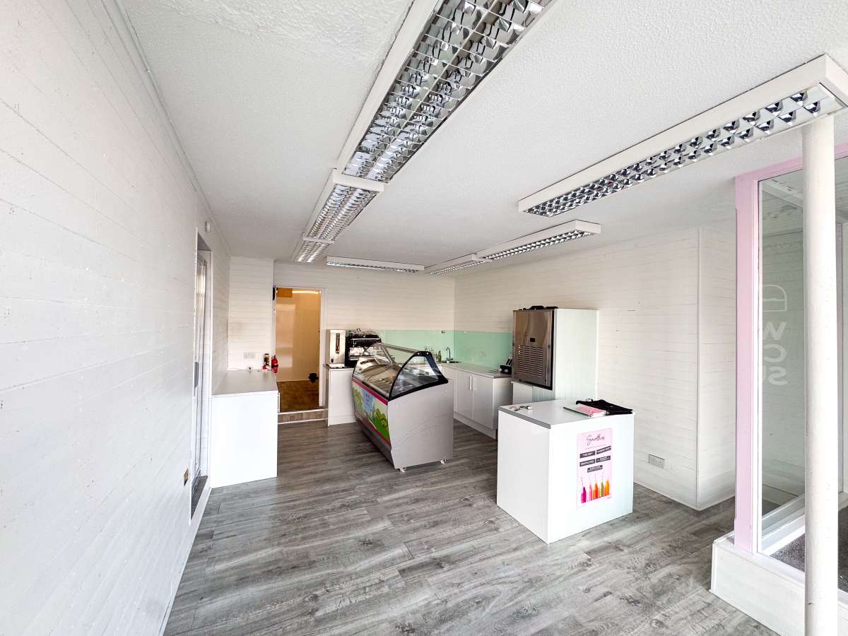 Retail/Shop in Newquay - photo 2