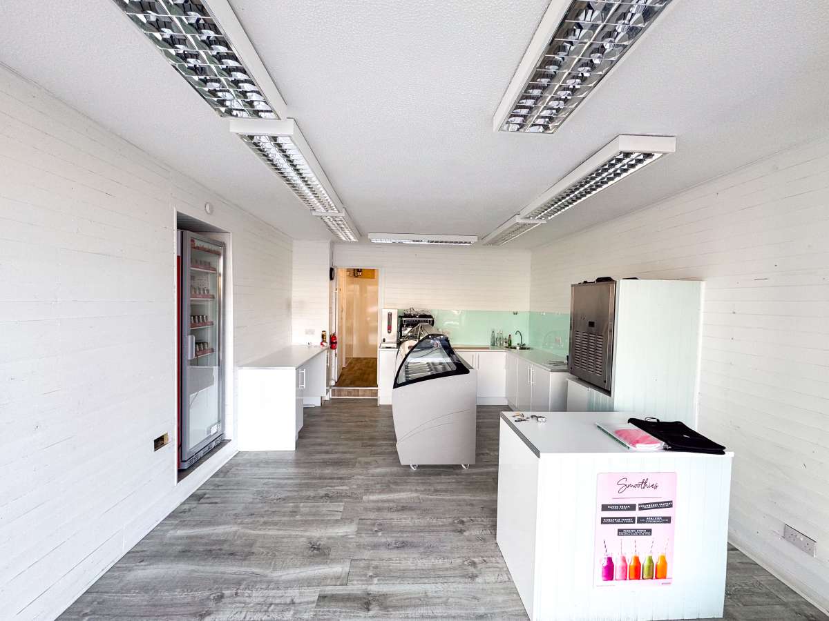 Retail/Shop in Newquay - photo 3