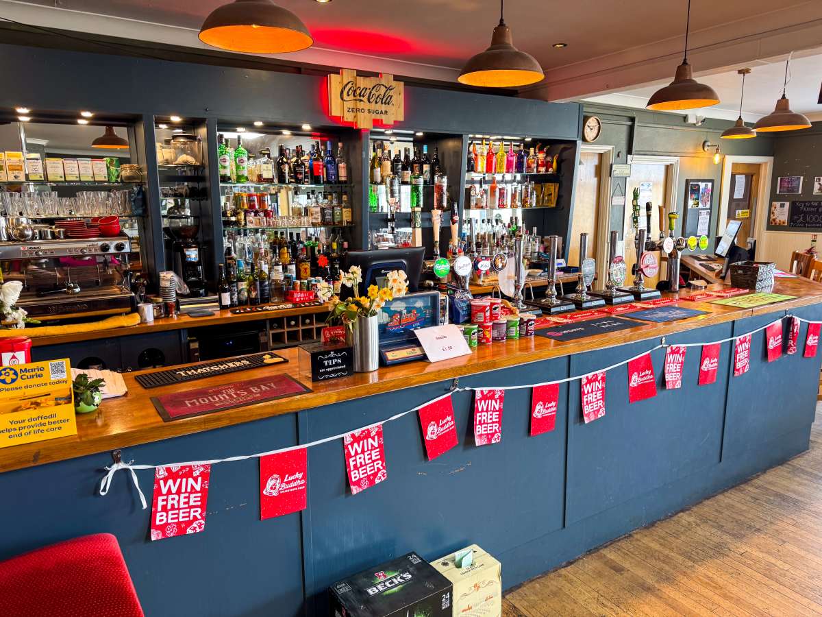 Retail/Shop in MULLION - photo 2