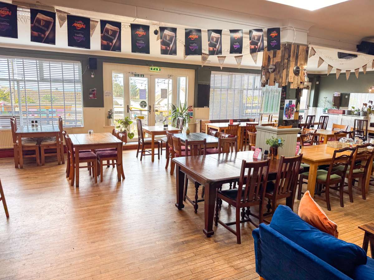 Retail/Shop in MULLION - photo 4