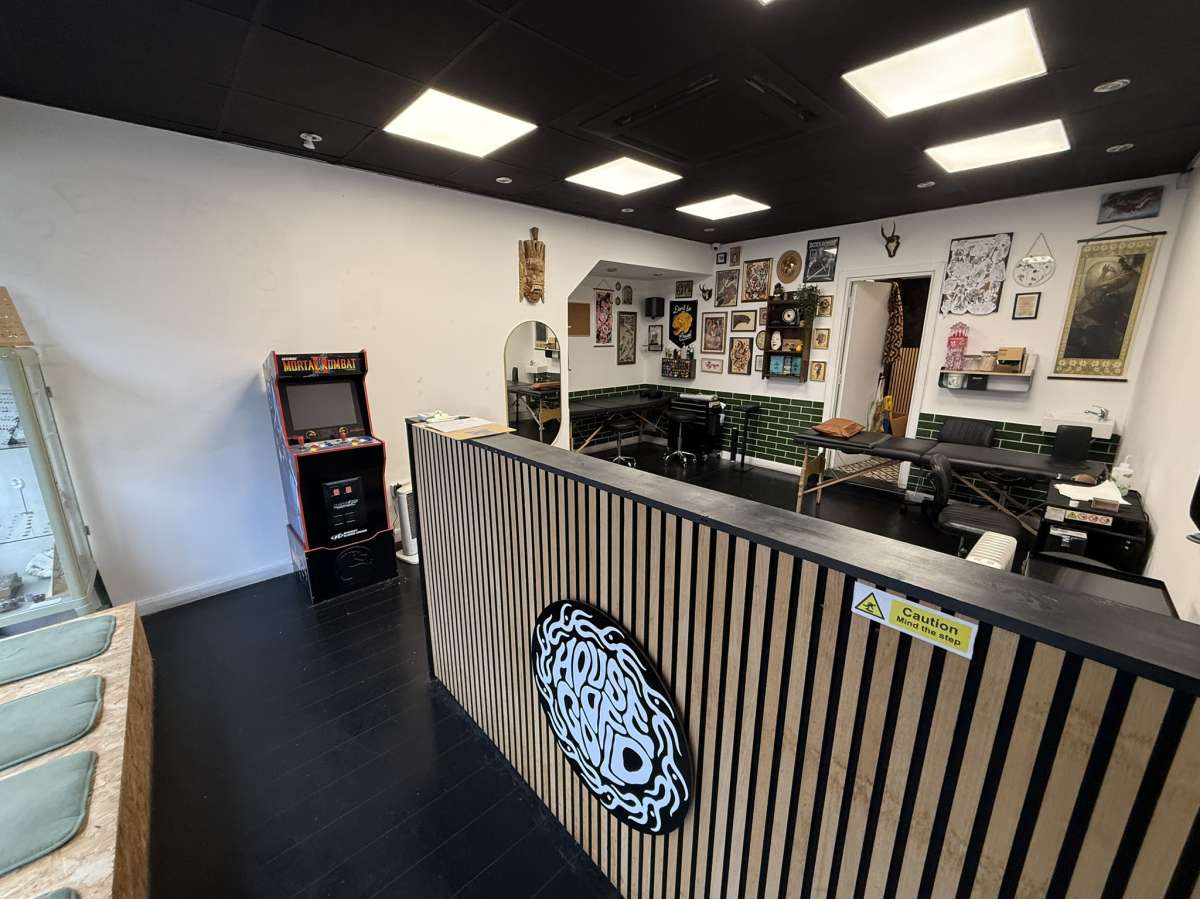 Retail/Shop in Hinckley - photo 4