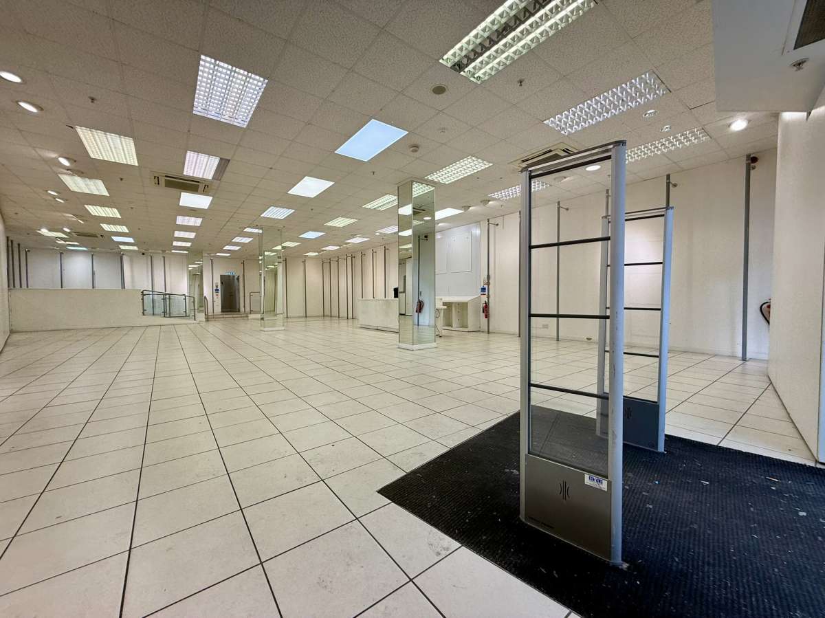 Retail/Shop in Hinckley - photo 3