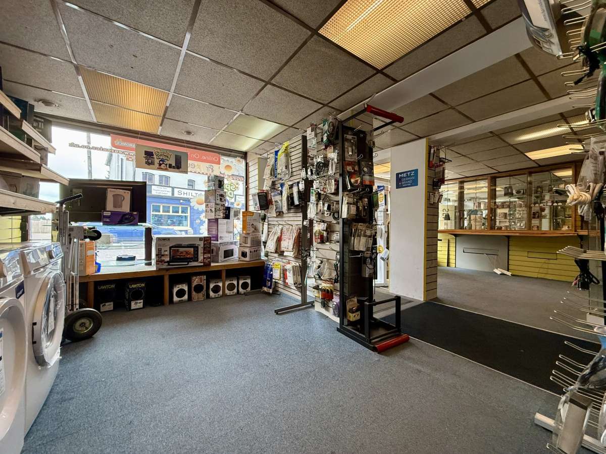 Retail/Shop in Leicester - photo 2