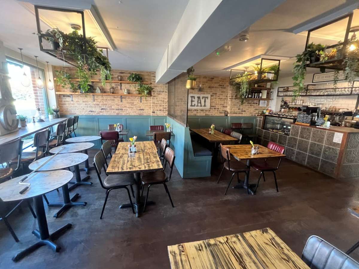 Retail/Shop in Winchester - photo 2