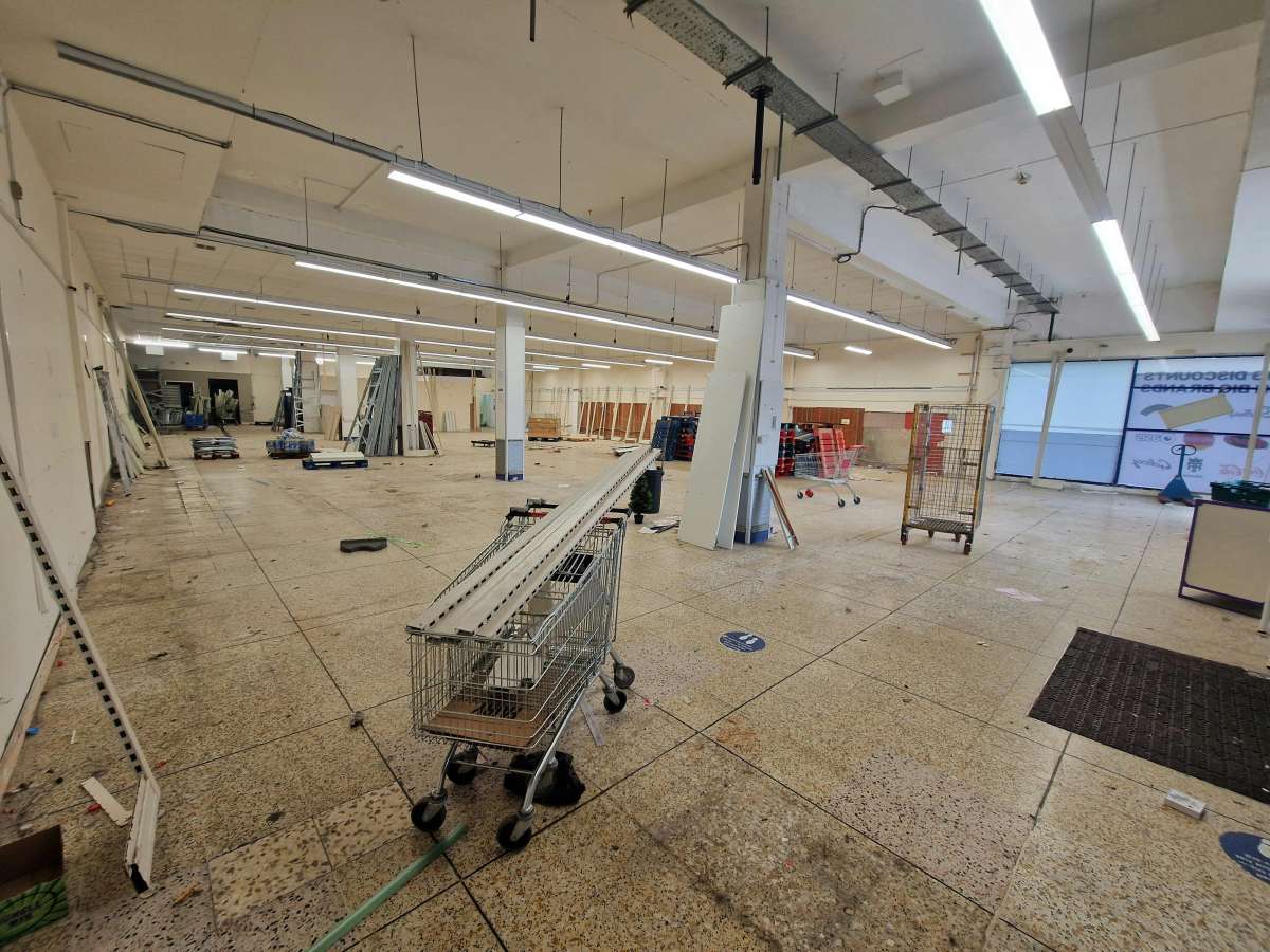 Retail/Shop in Havant - photo 2