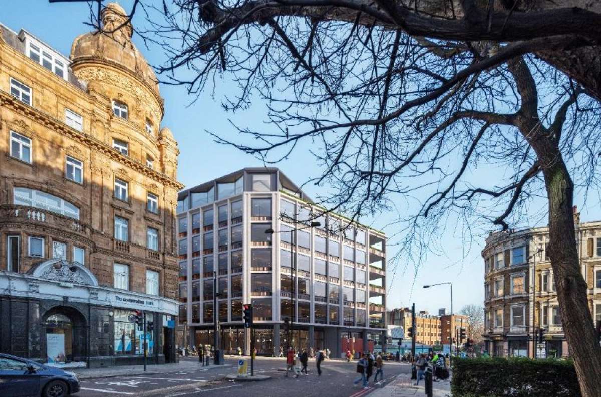 Retail/Shop in London - photo 4