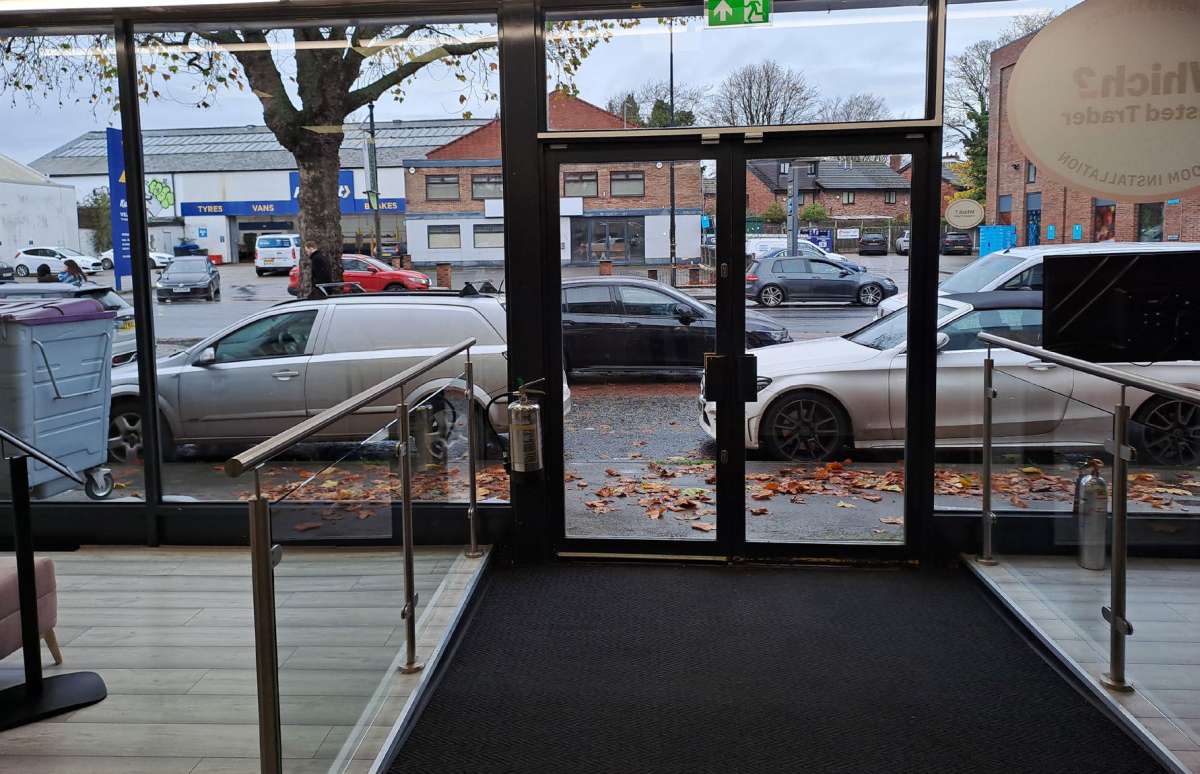 Retail/Shop in Sale - photo 2