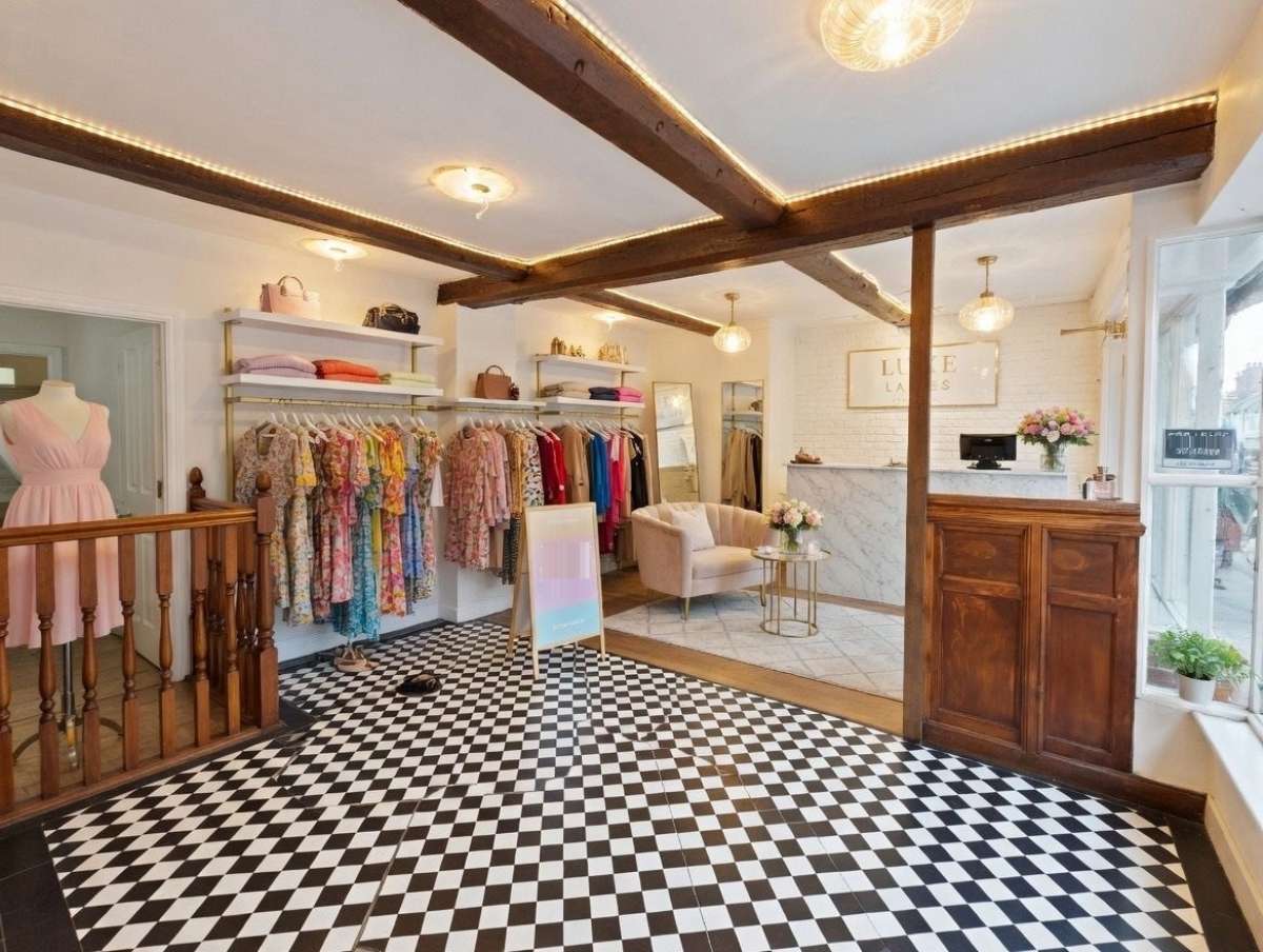 Retail/Shop in Ashbourne - photo 2