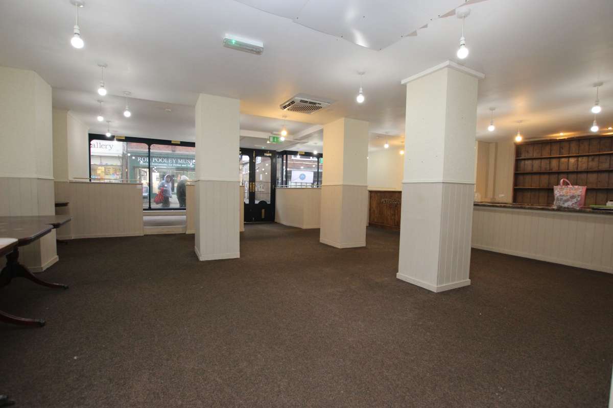 Retail/Shop in Grantham - photo 2
