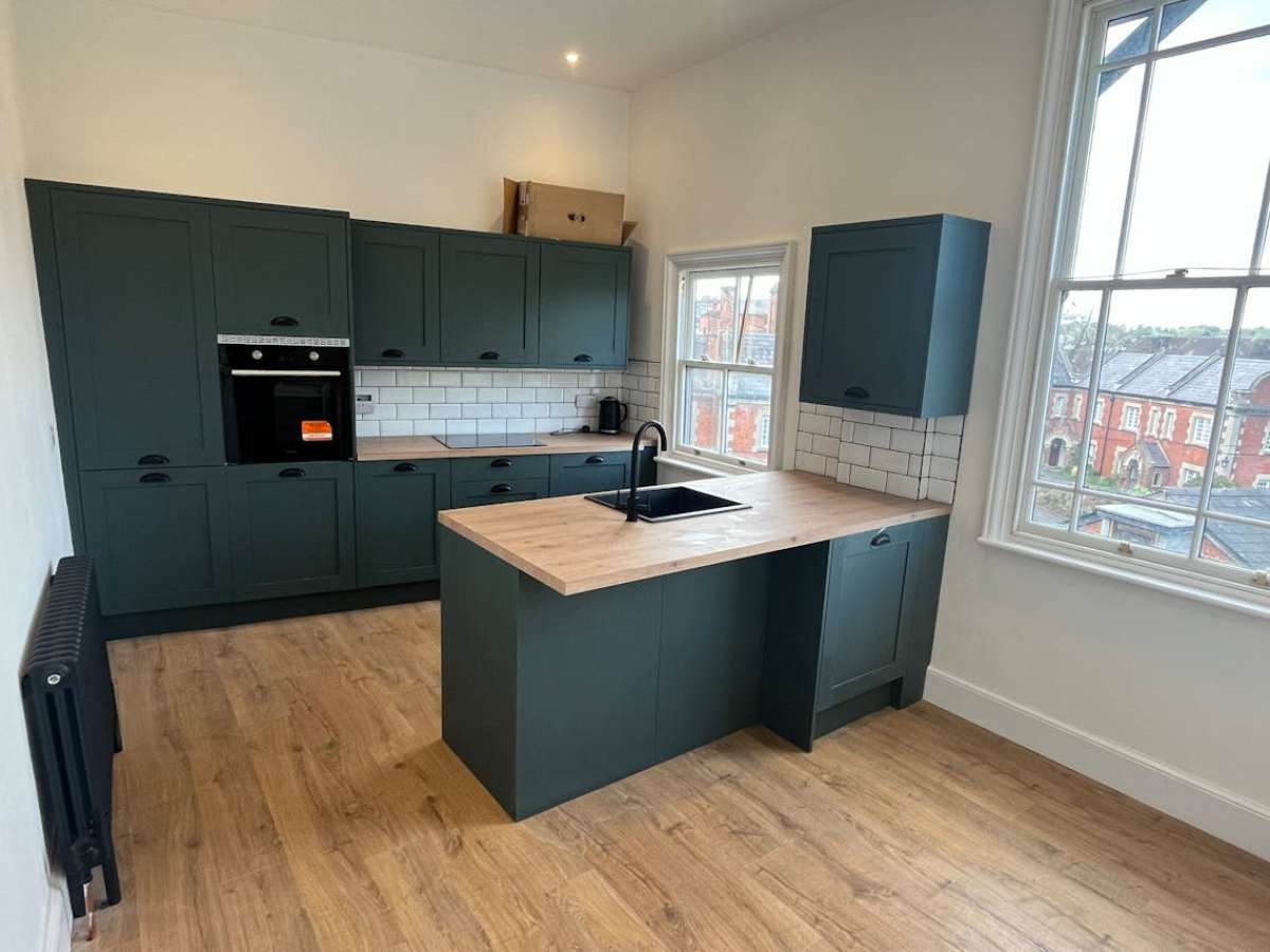 Retail/Shop in Winchester - photo 3