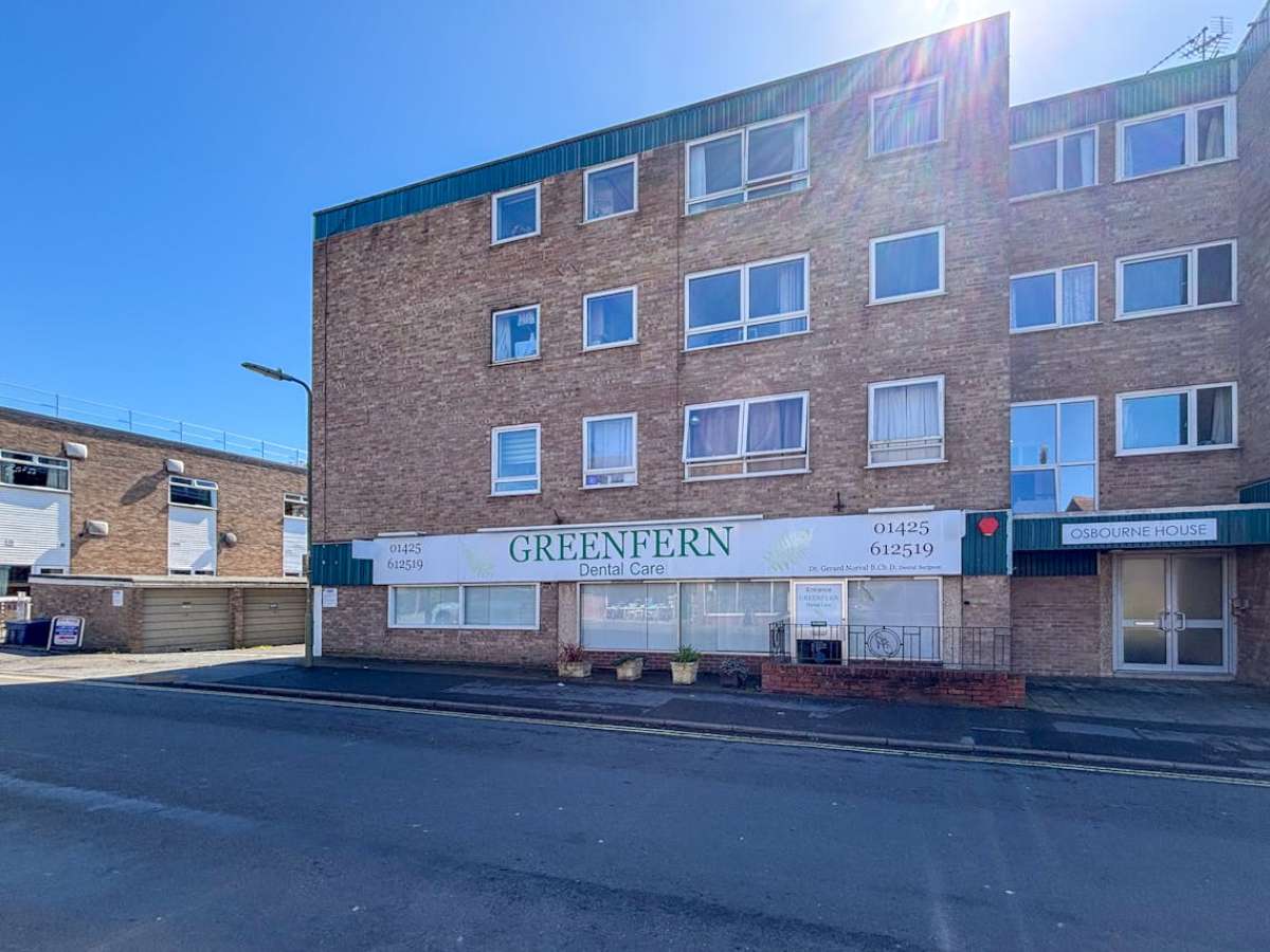 Retail in New Milton