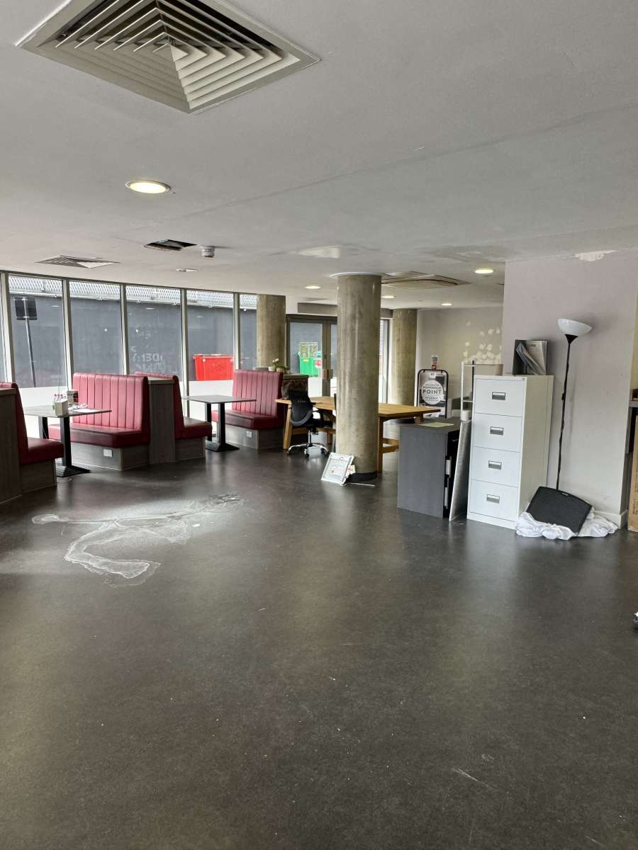 Retail/Shop in Sheffield - photo 2