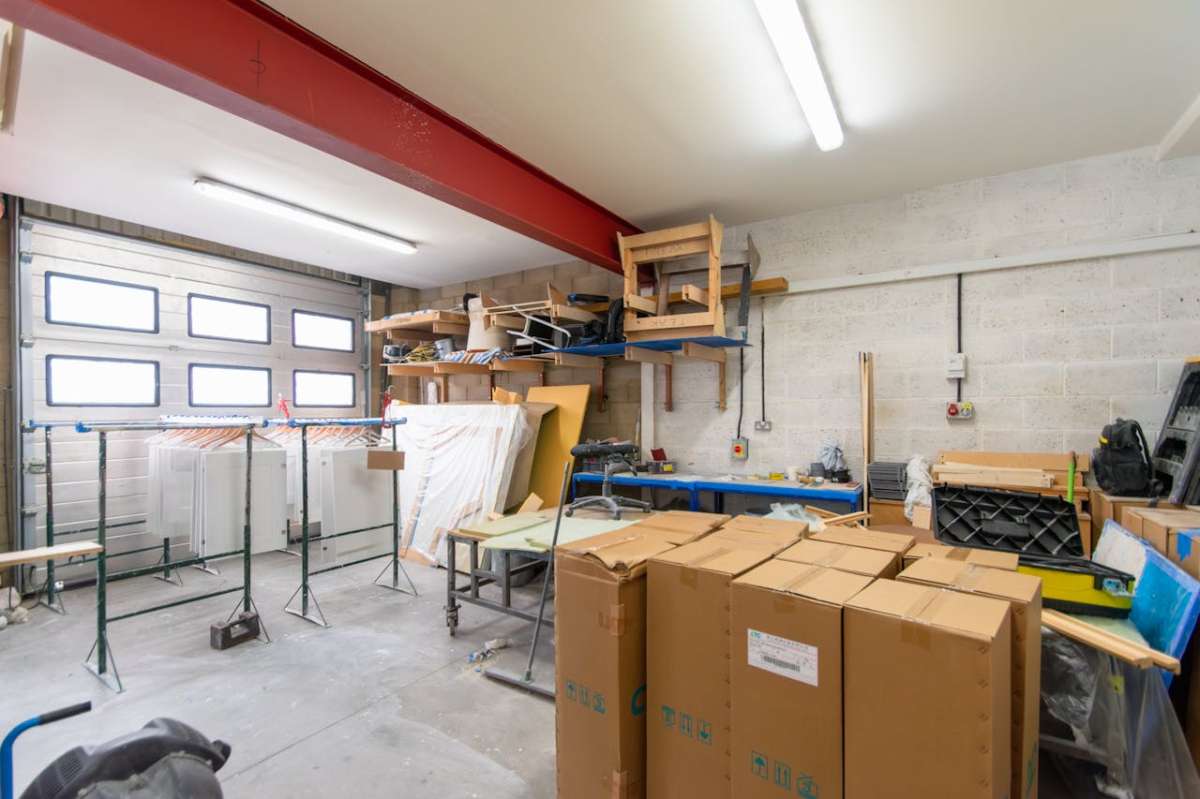 Retail/Shop in Poole - photo 2