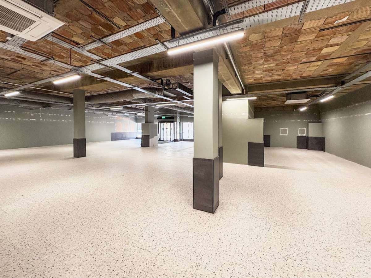 Retail/Shop in Wimborne - photo 4