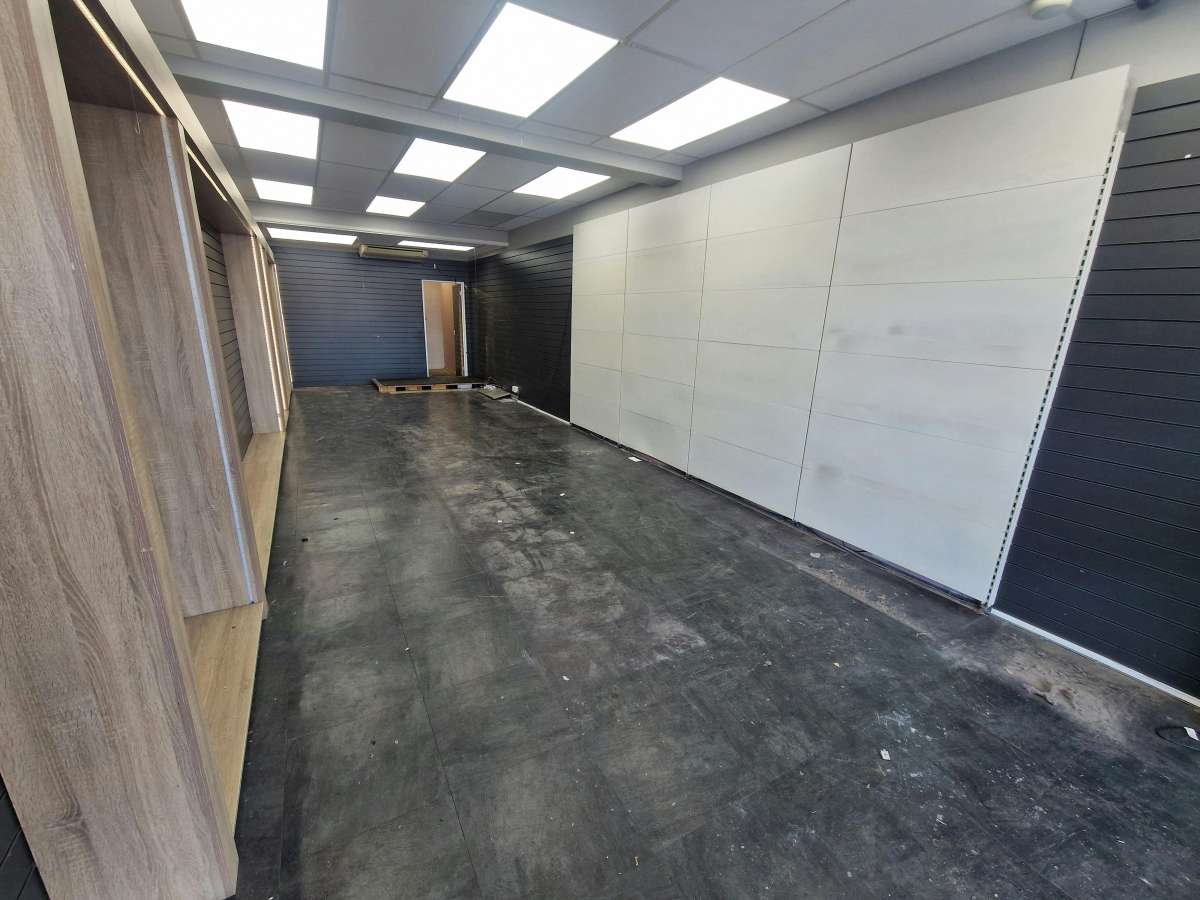 Retail/Shop in Gosport - photo 2
