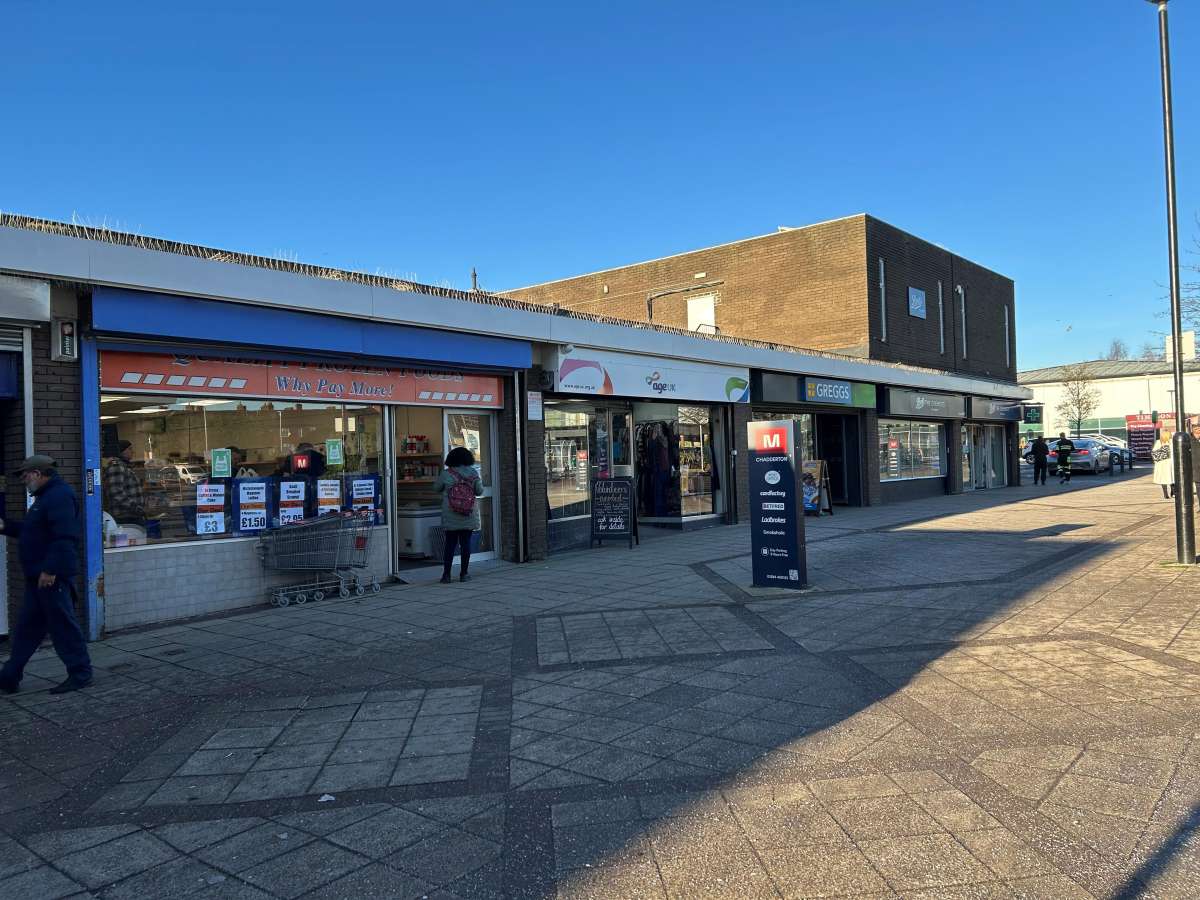 Retail/Shop in Oldham - photo 3