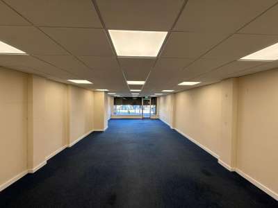 Retail/Shop in Durham - photo 3