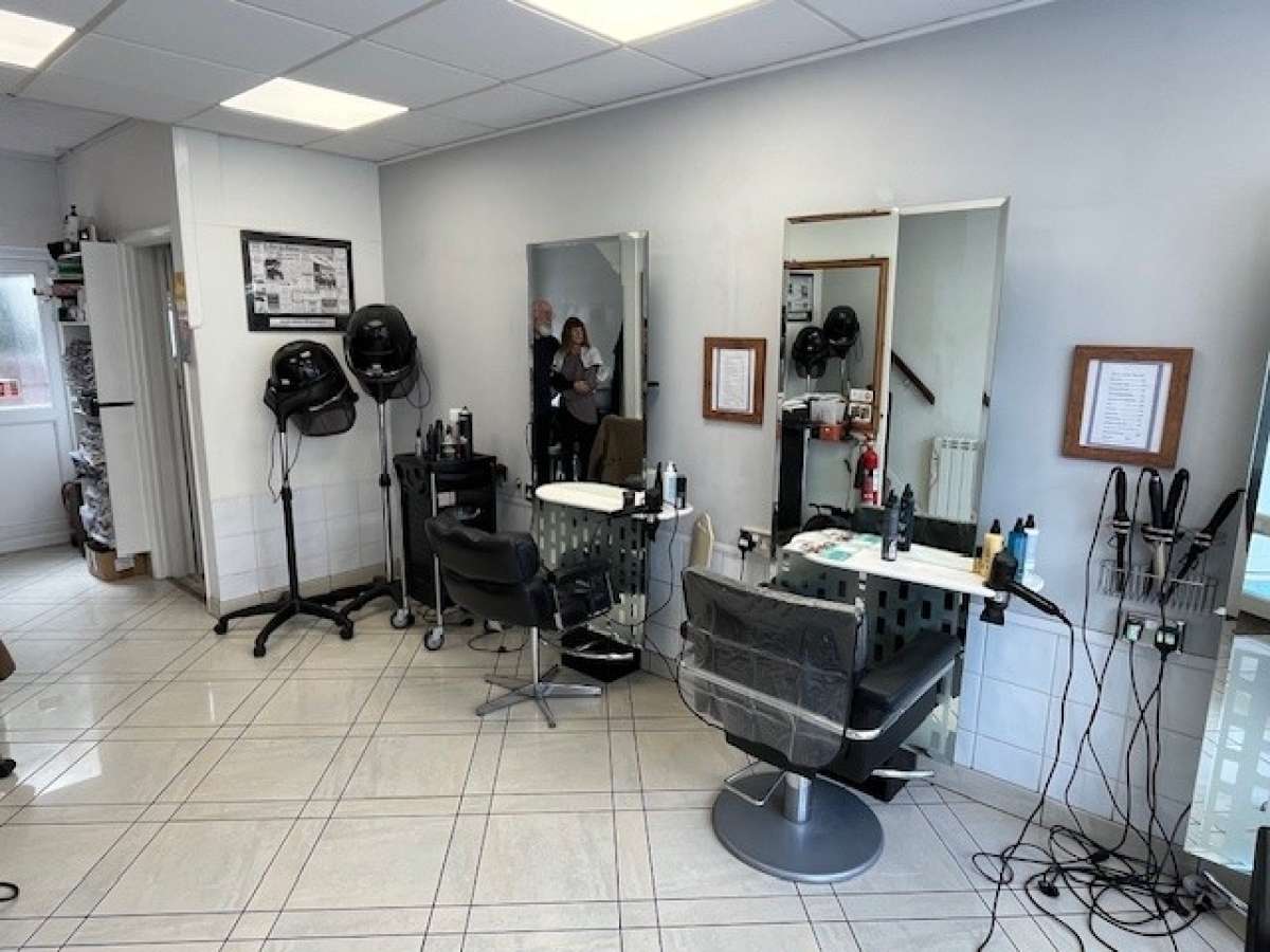 Retail/Shop in Plymouth - photo 4