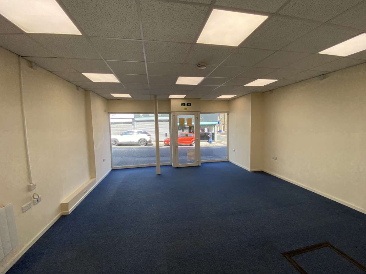 Retail/Shop in Barnsley - photo 4