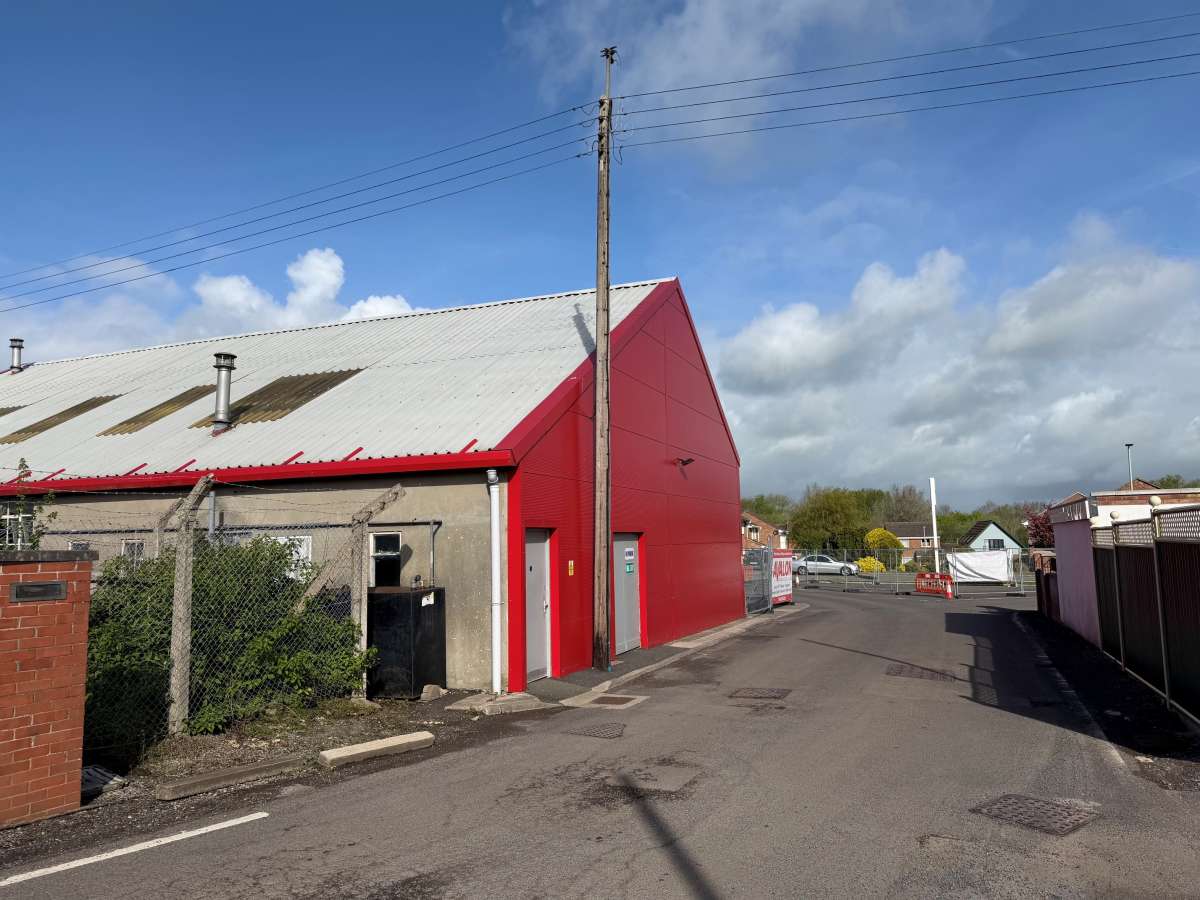 Retail/Shop in Glastonbury - photo 3