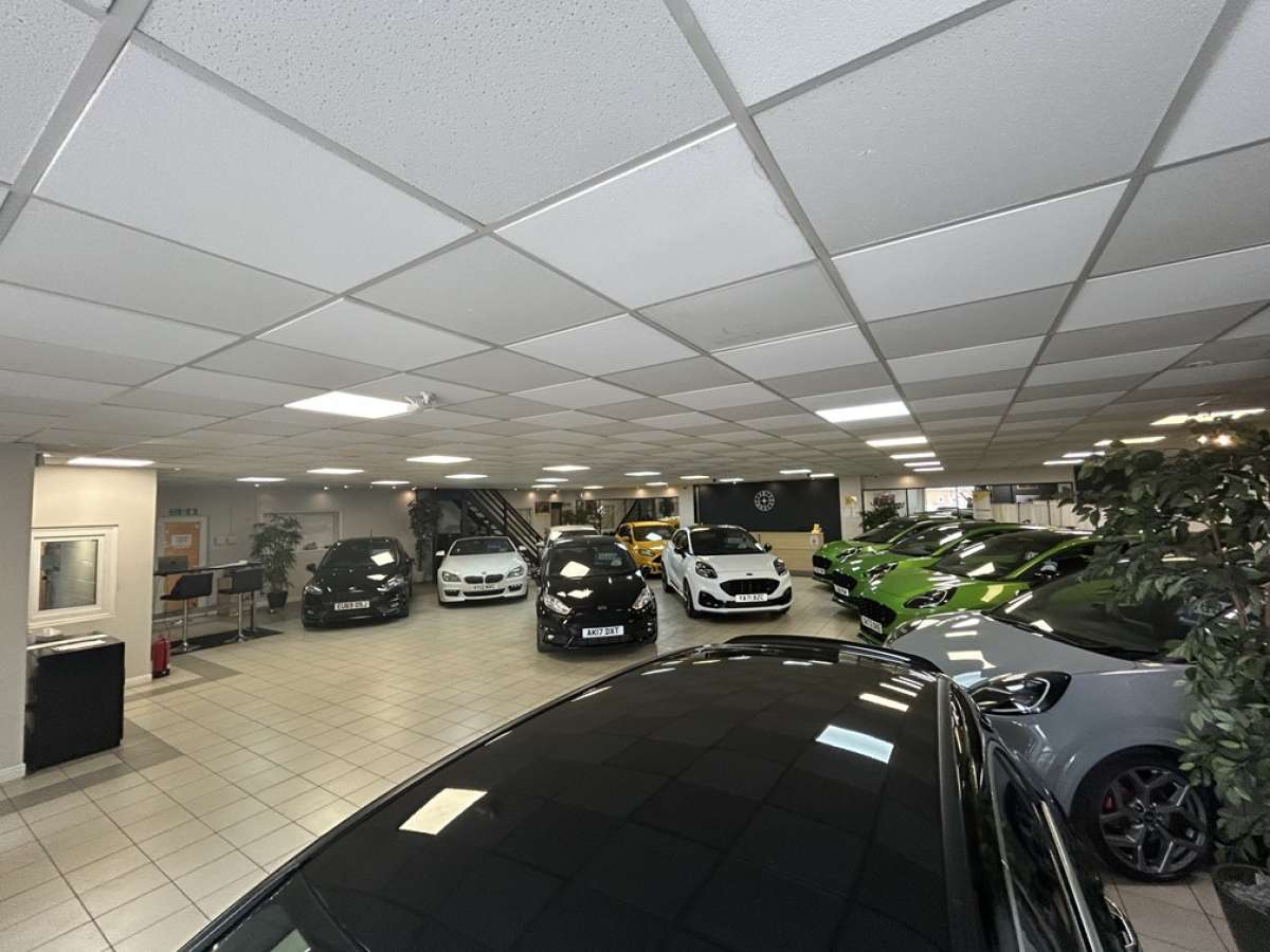 Retail/Shop in Alfreton - photo 2