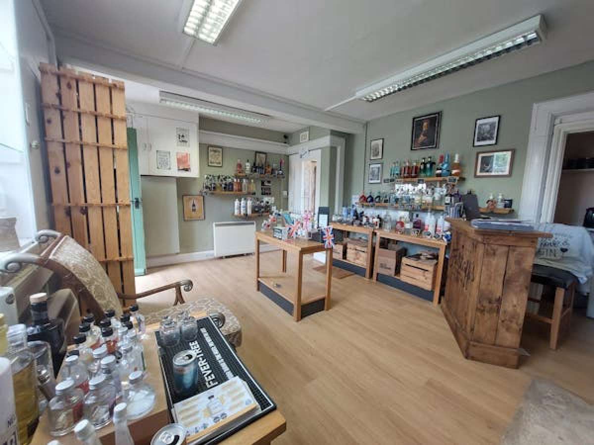 Retail/Shop in Ashbourne