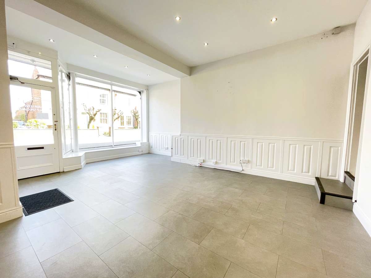 Retail/Shop in Burton On Trent - photo 4