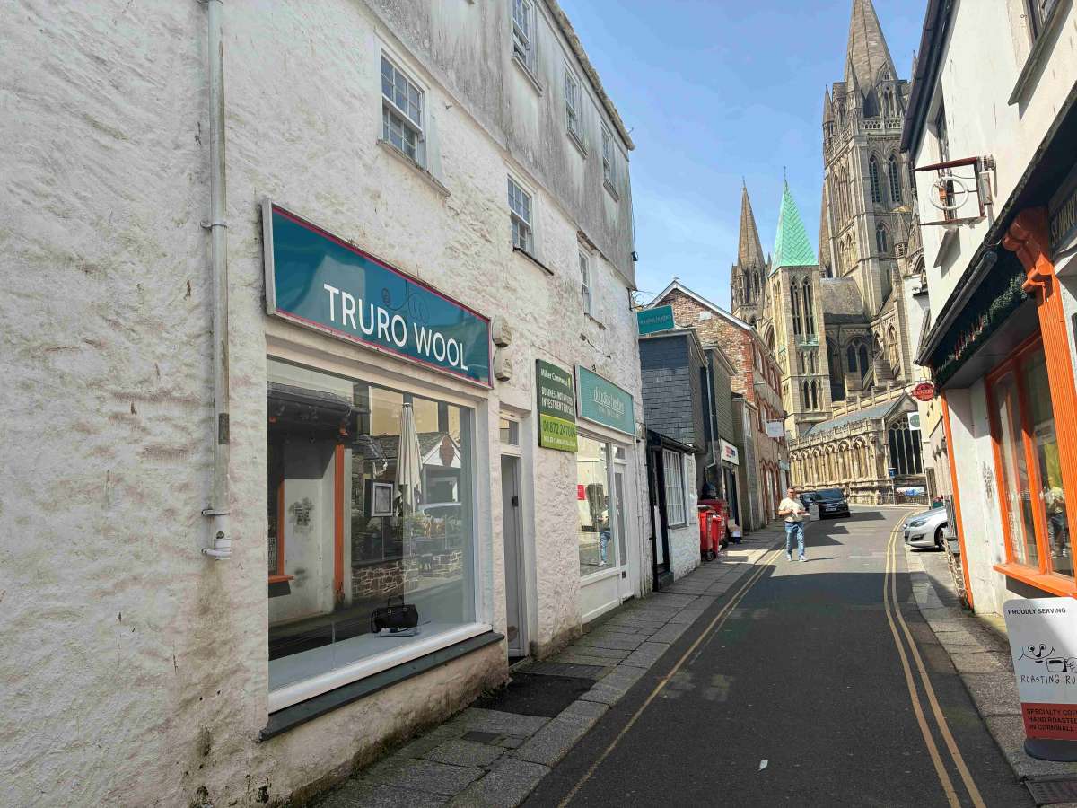 Retail/Shop in Truro - photo 2