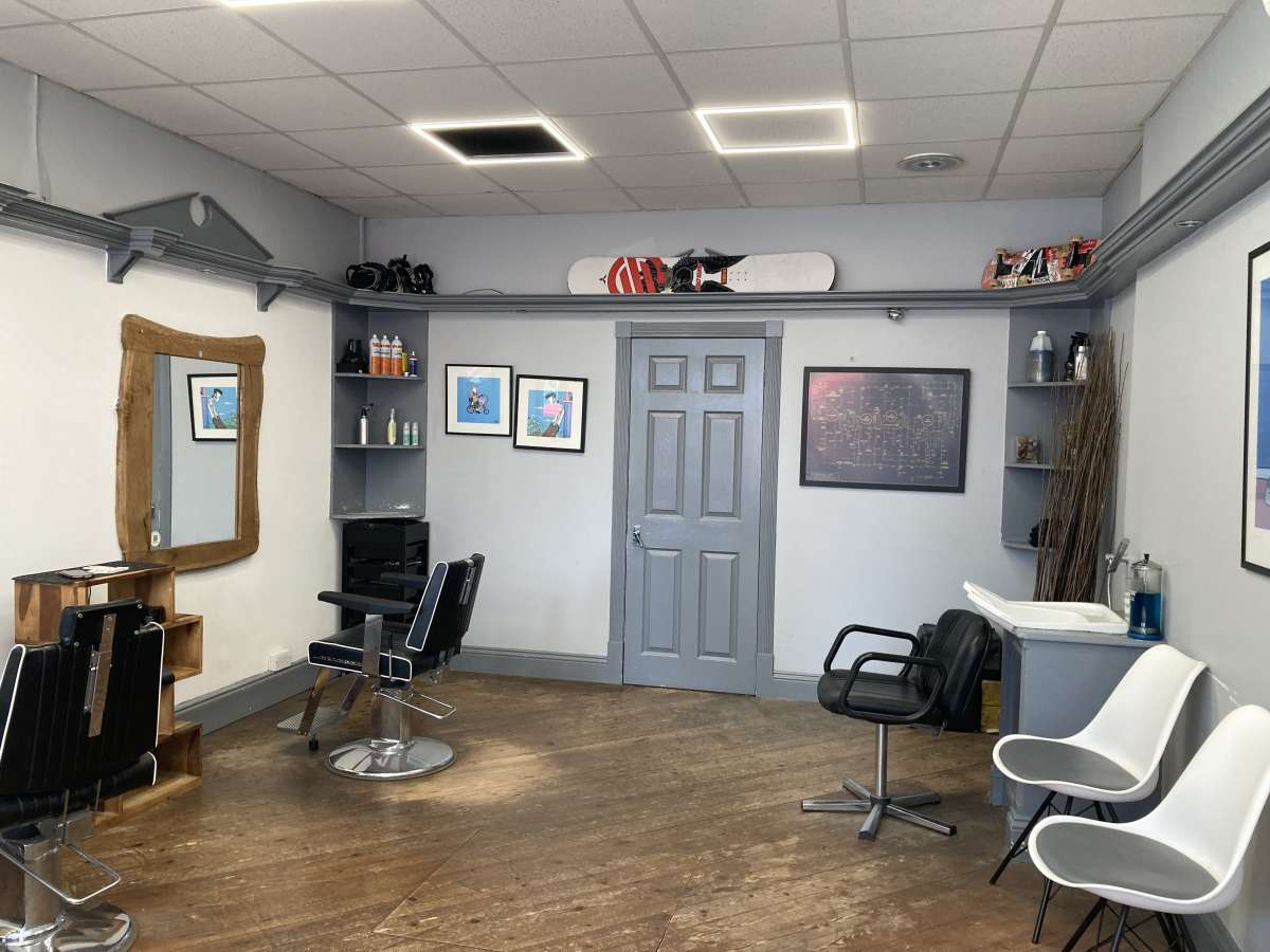 Retail/Shop in Sheffield - photo 2