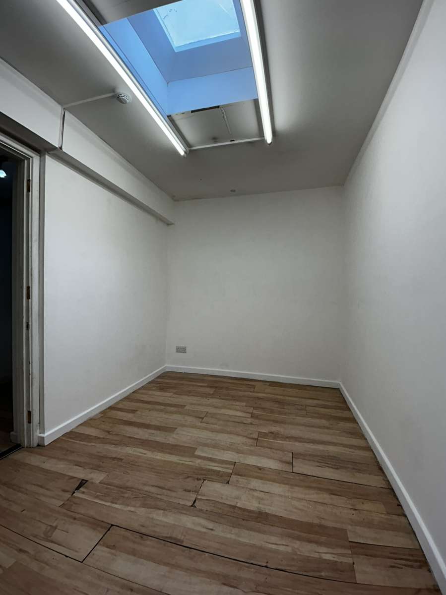 Retail/Shop in Exeter - photo 4