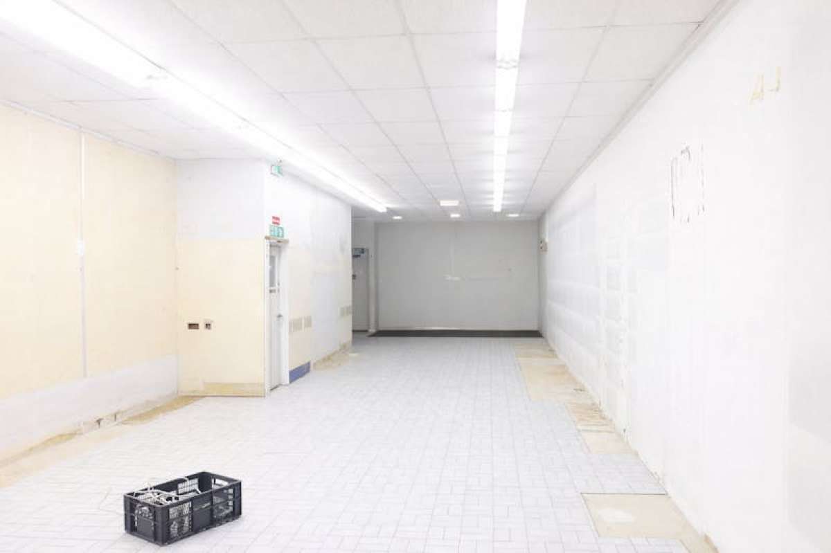 Retail/Shop in Basingstoke - photo 2