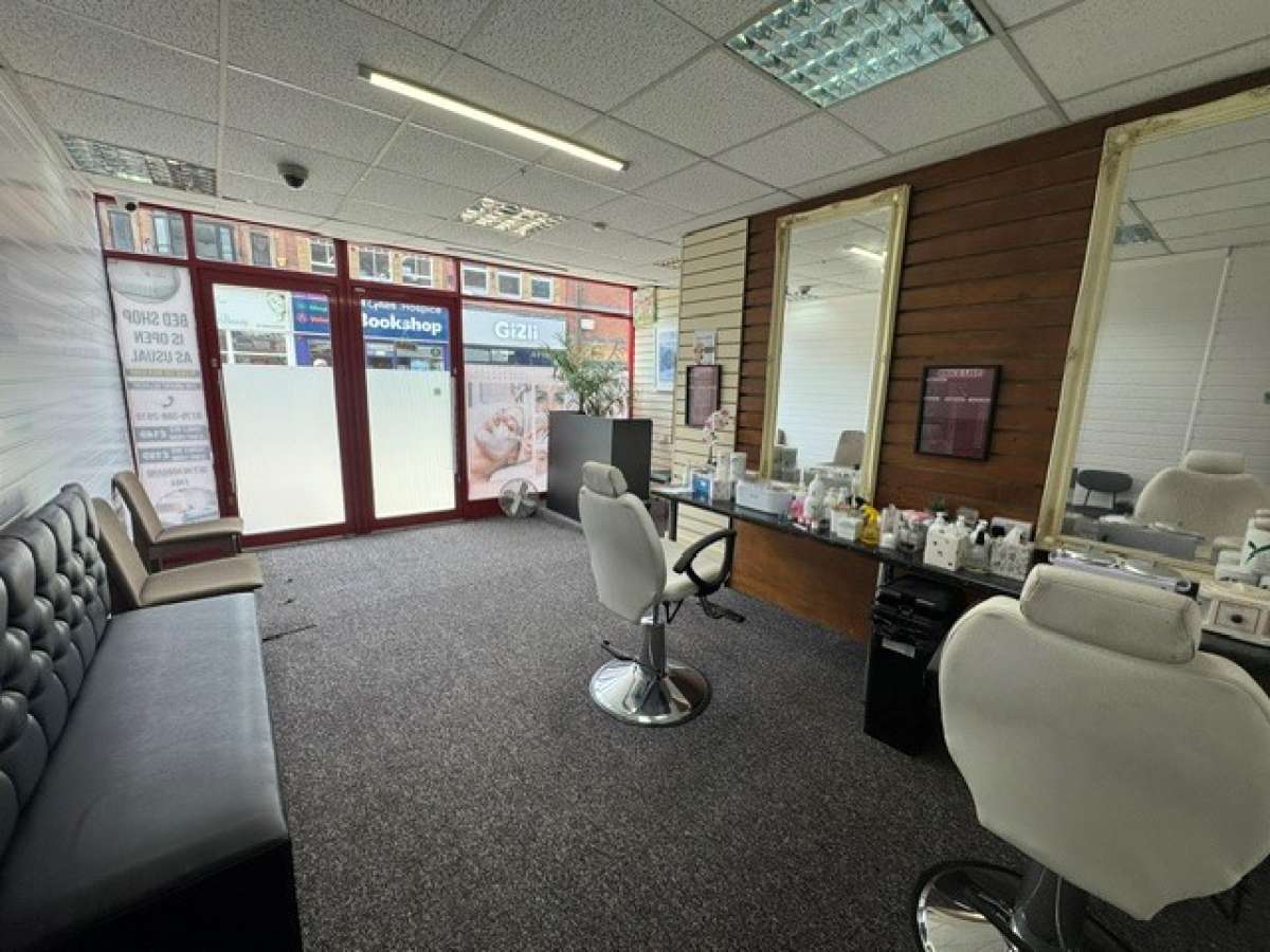 Retail/Shop in Burton On Trent - photo 2