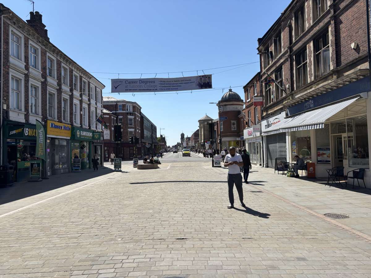 Retail/Shop in Lincoln - photo 3
