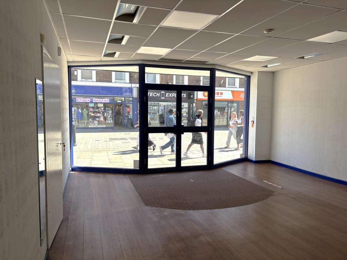 Retail/Shop in Lincoln - photo 4