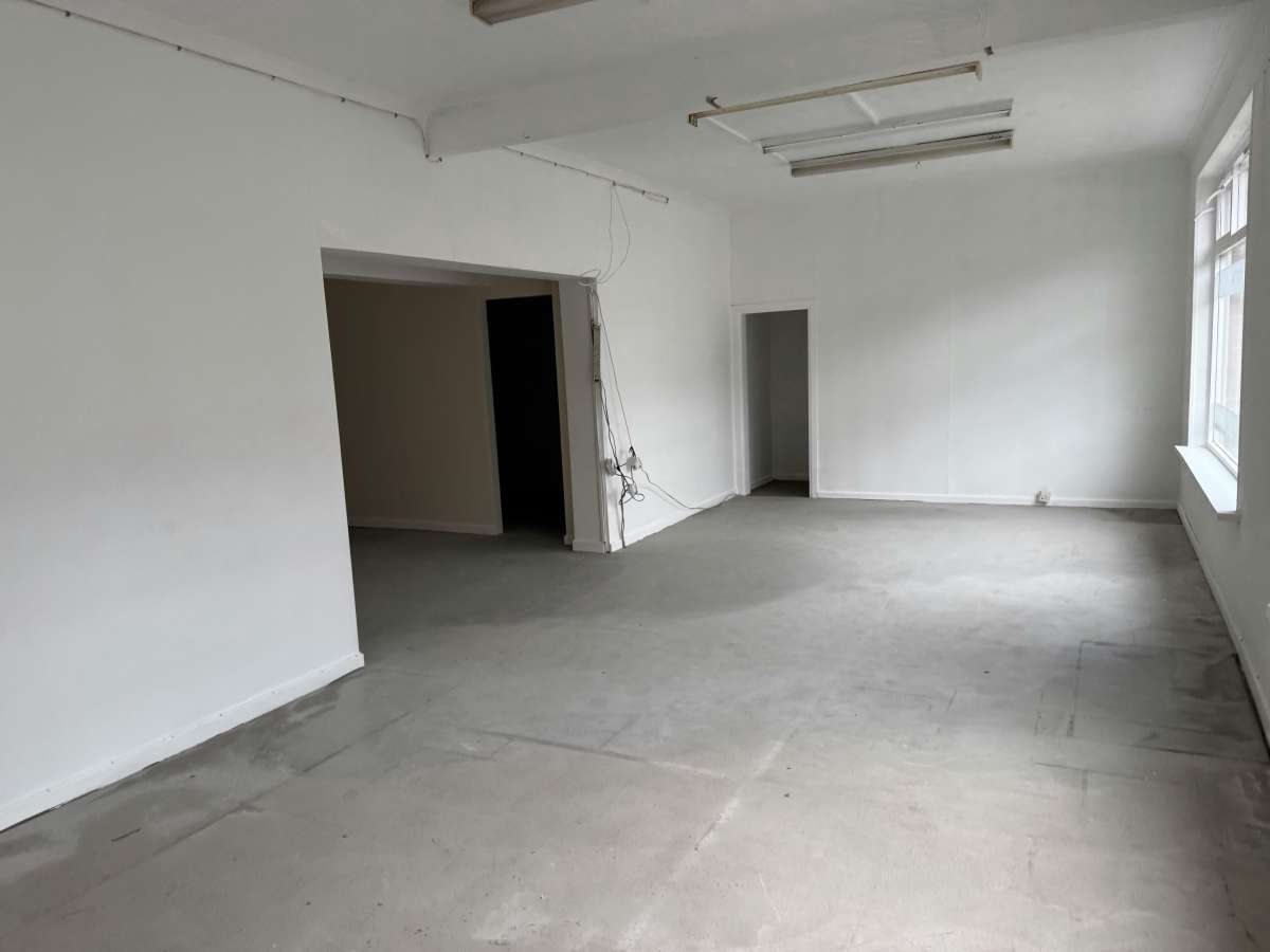 Retail/Shop in Petersfield - photo 3