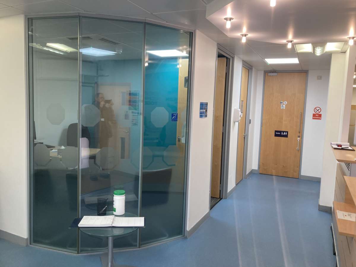Retail/Shop in Sittingbourne - photo 3