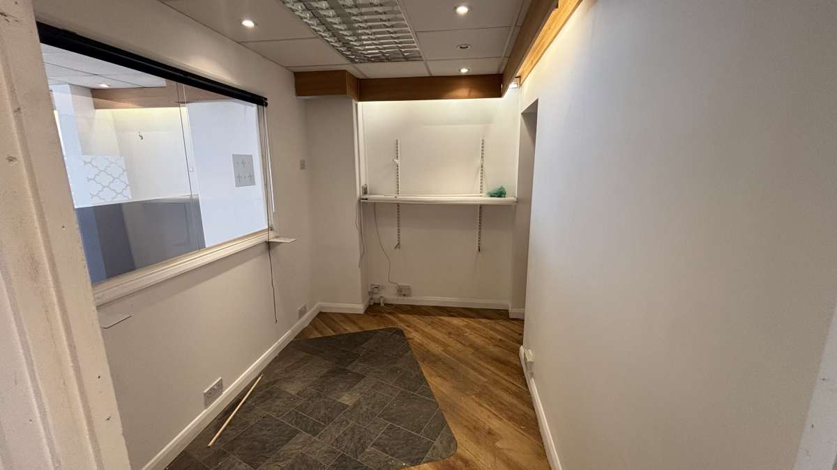 Retail/Shop in Warwick - photo 3