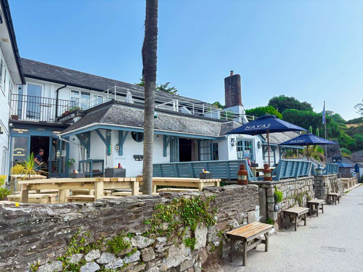 Retail in Helford Passage