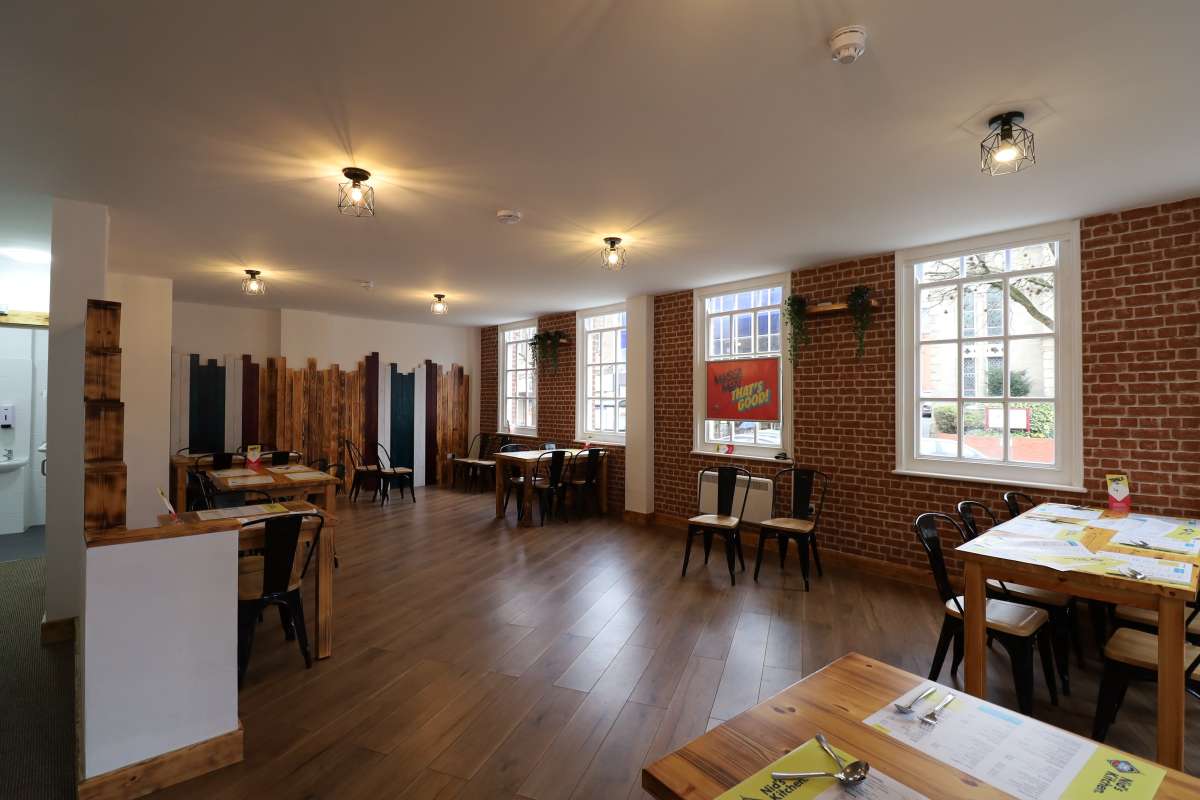Retail/Shop in Hinckley - photo 2