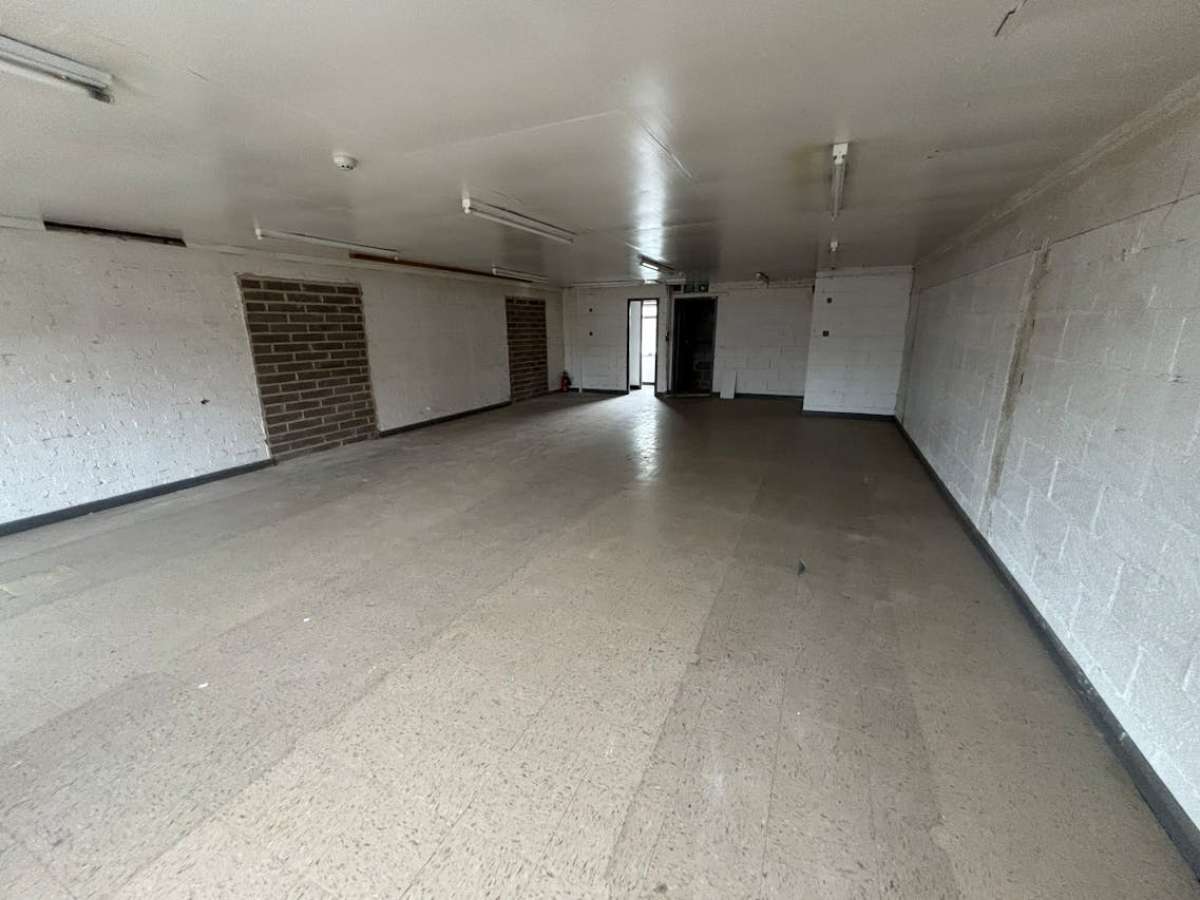 Retail/Shop in Dorchester - photo 4