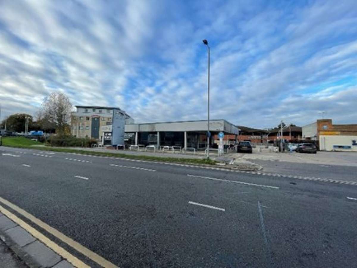 Retail/Shop in Bracknell - photo 2