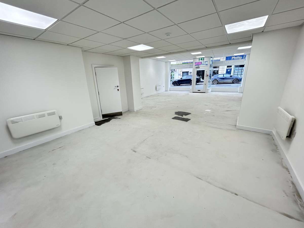Retail/Shop in Malvern - photo 4