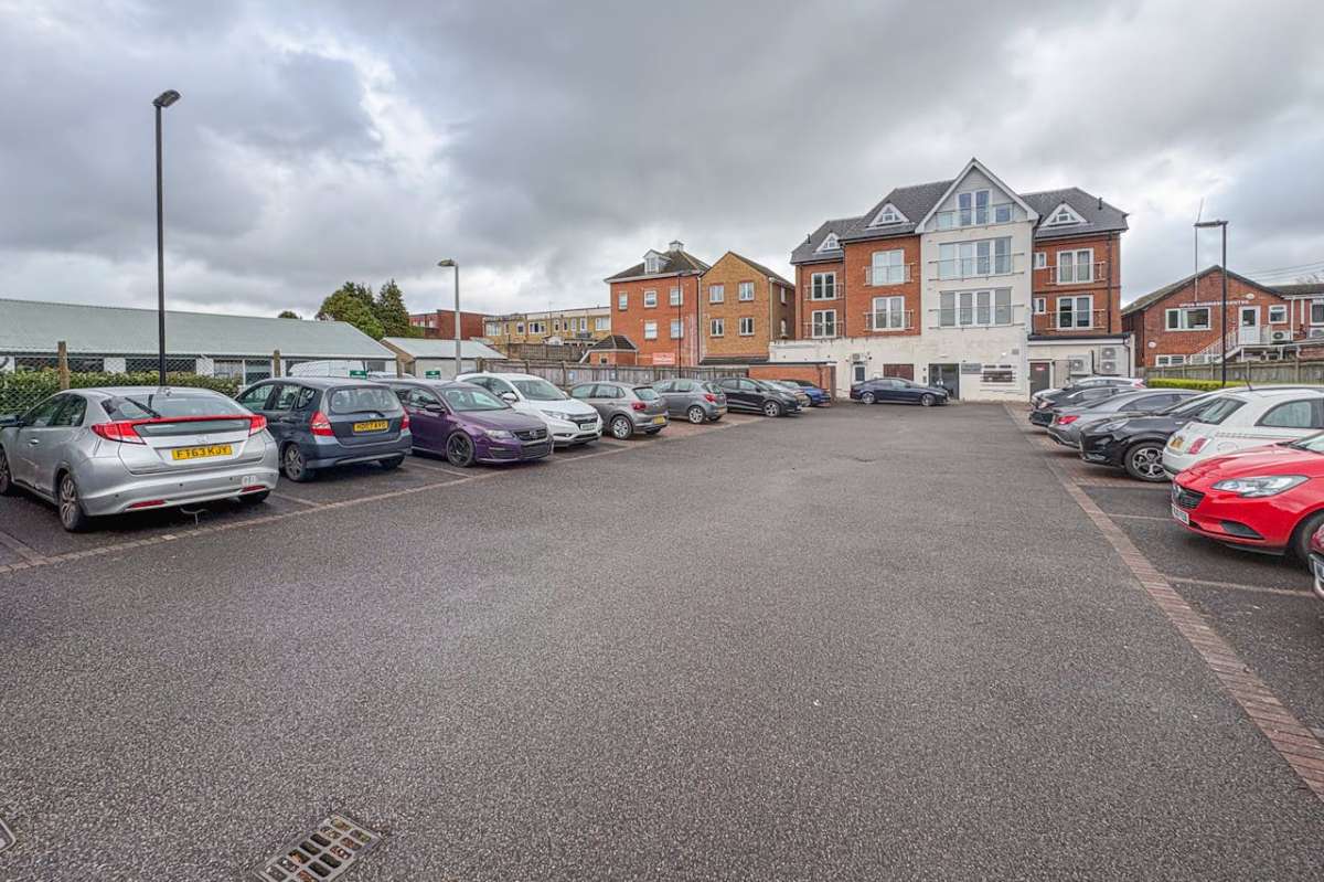 Retail/Shop in Ferndown - photo 3