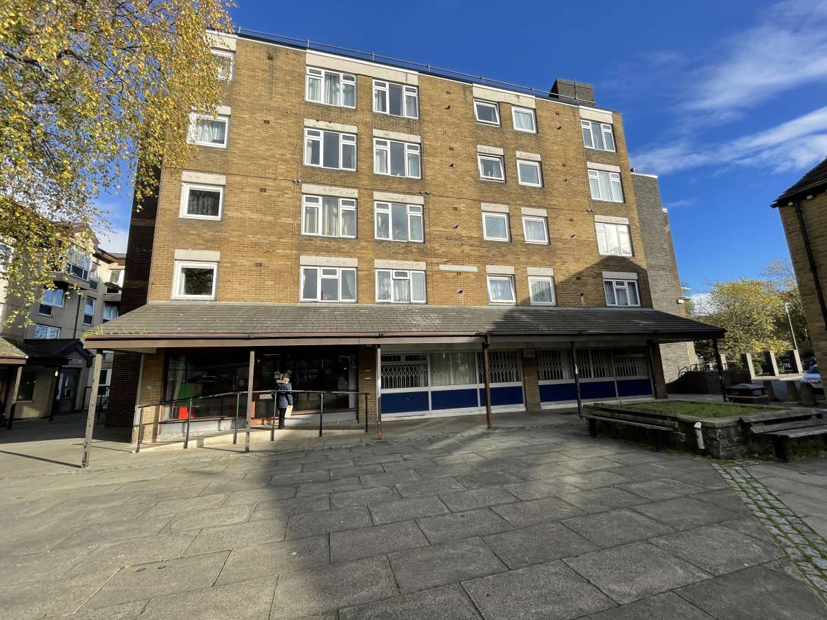 Retail in Elland