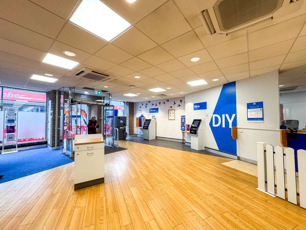 Retail/Shop in Camborne - photo 2