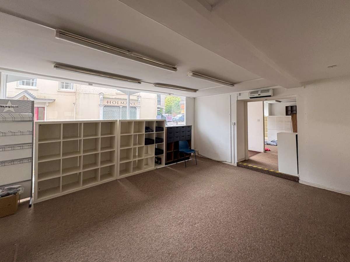 Retail/Shop in Wimborne - photo 2