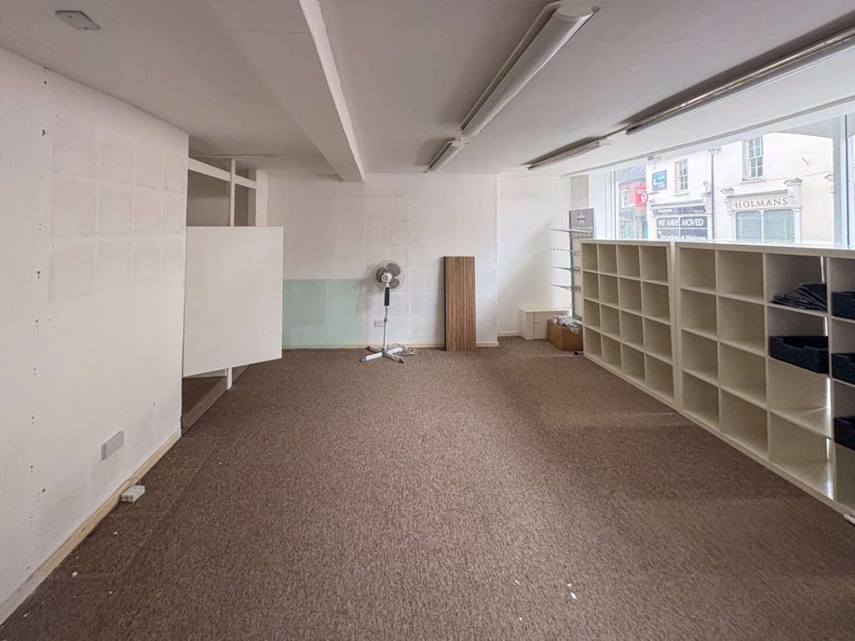 Retail/Shop in Wimborne - photo 4