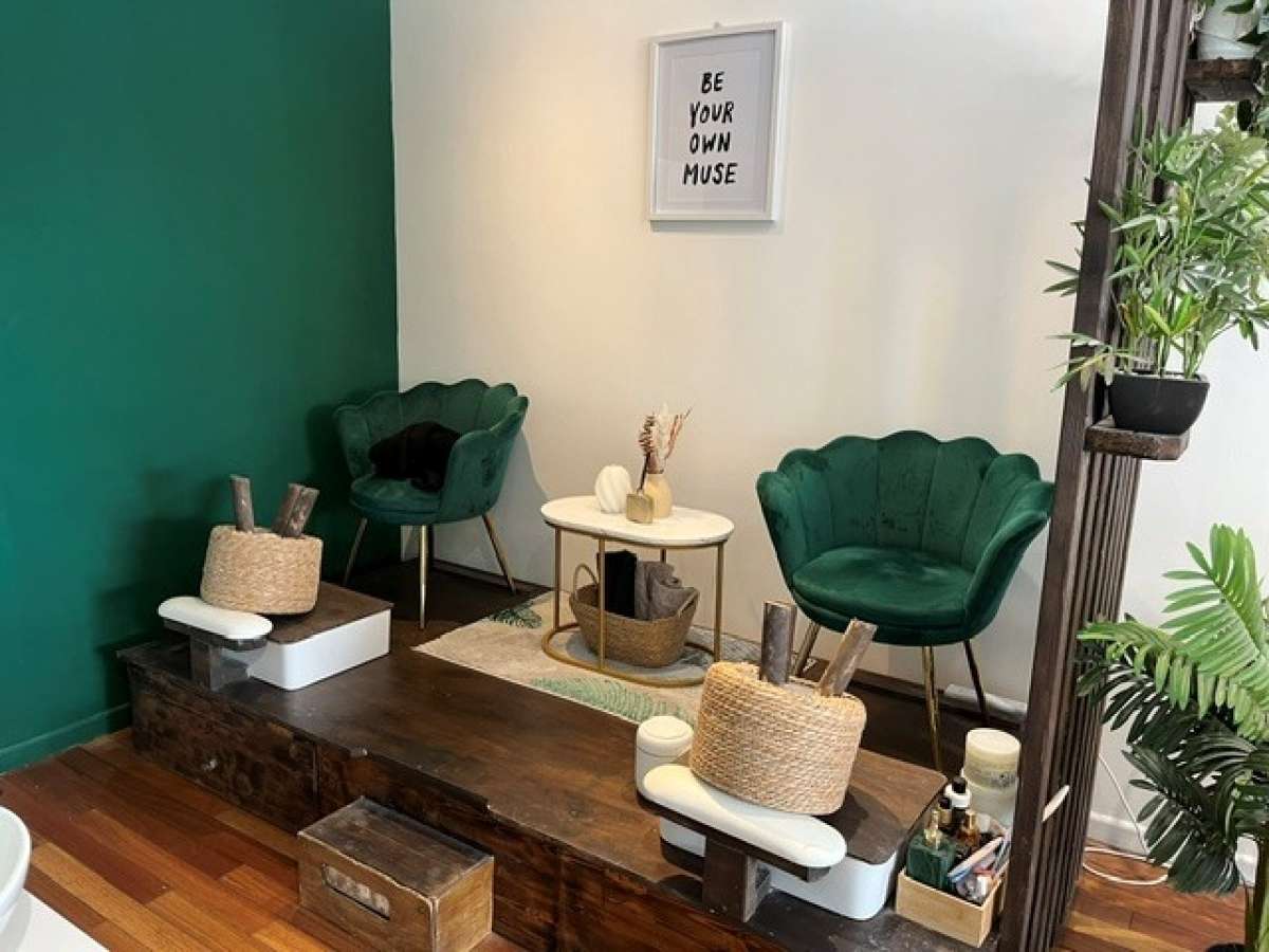 Retail/Shop in Plymouth - photo 2