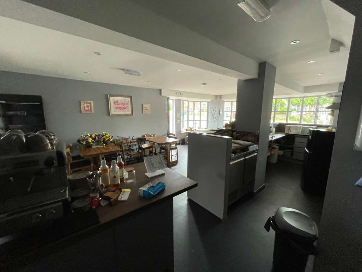 Retail/Shop in Birstall - photo 4